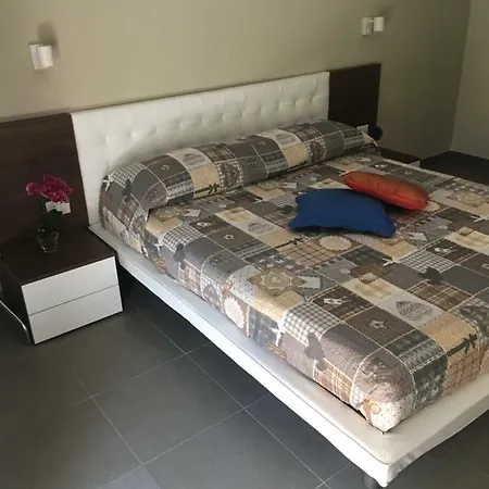 Lollo's Guest house